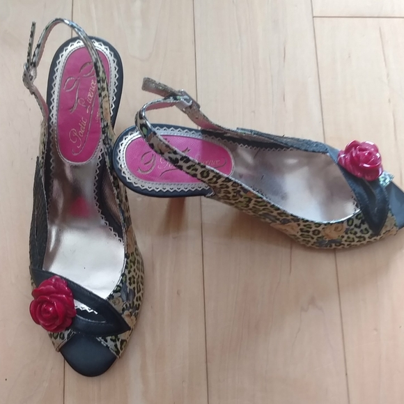 Poetic License Tea Party size 6 1/2 - Picture 2 of 8